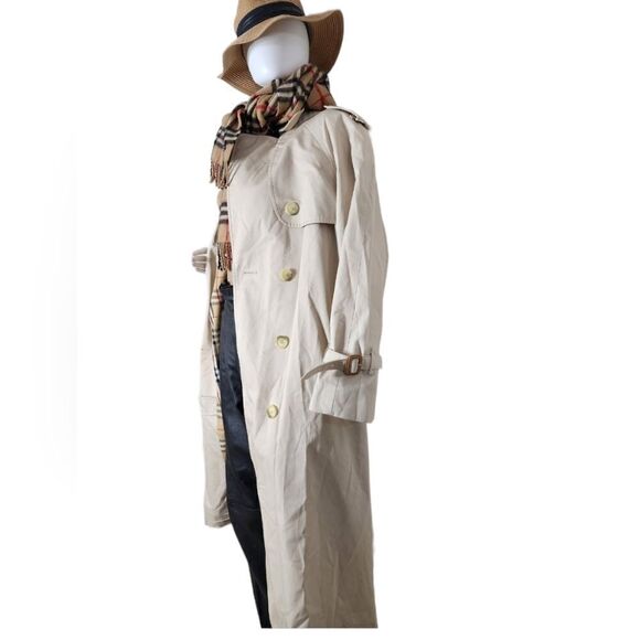 Burberry coat  - Picture 8 of 14